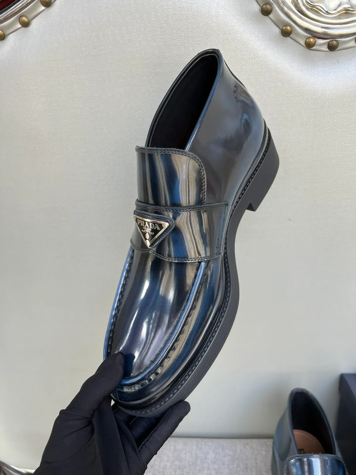 Batch of 1000💰Exclusive hot-selling new Prada Chelsea thick-soled men's shoes, naked boots, imported calf leather on the surface, cow leather on the lining, the outsole is made of private model TPU material, the frosted effect is consistent with the original version, 39-44 in stock (38, 45 custom-made, non-refundable)